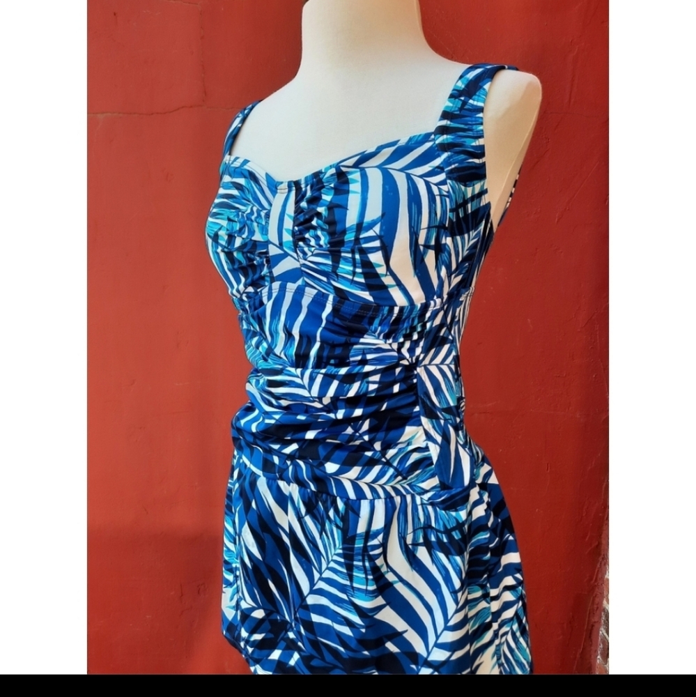 Jantzen Slimming Tropical Print Padded Bra Swim Dress One Piece Swimsuit 8